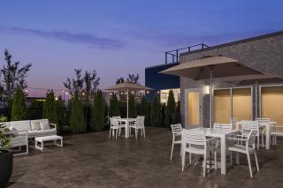 Hampton Inn & Suites By Hilton Long Island Farmingdale - 1