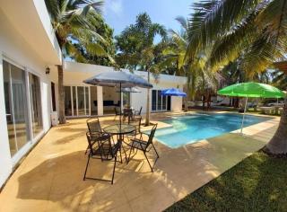 Villa Los Delfines 1 - 5