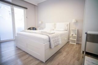 Chic & Cozy Apartment - 1