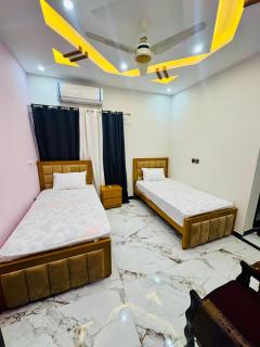 Airport View Guesthouse - 9