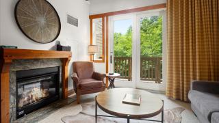1117 Lodge At Spruce Peak Ski In Ski In Ski Out King Studio By Stowe Mountain Rentals - 4