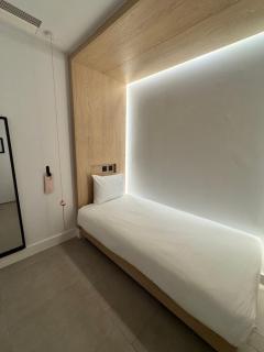 77 Park Lane Cocoons - 7