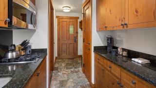 1125 Lodge At Spruce Peak Ski In Ski In Ski Out King Studio By Stowe Mountain Rentals - 3