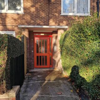 Double Room in a Shared Ground Floor' Apartment - 6