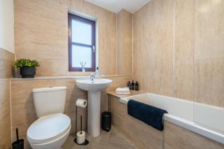 Fraserburgh Apartment - 2 bed, free parking & wifi - 3