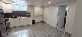 A Cozy, Escape Getaway Minutes From Ottawa Airport - 8