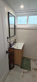 A Cozy, Escape Getaway Minutes From Ottawa Airport - 4