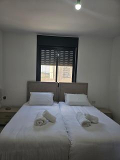 Neveh Shamir Staycation - 9