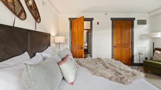 1302 Lodge At Spruce Peak Ski In Ski Out Two Bedroom By Stowe Mountain Rentals - Stowe - 1