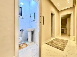 Bright 3BR Nasr City Stay Balcony and BBQ - 7