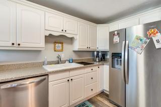 Poolside Retreat 2 Mi to Dtwn Cape Coral - 2