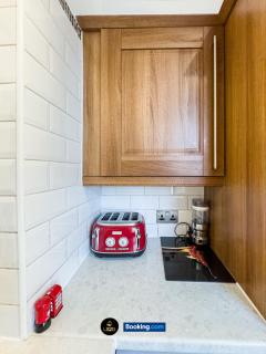 Cosy central Apt with Private Balcony by LS2G Stay Greater London - 4