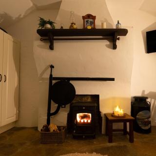 Cissy's Cottage - traditional thatched cottage, near to beach - 6