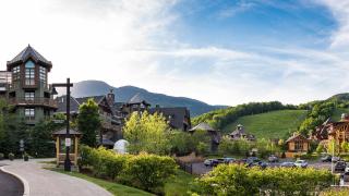 1434 - Studio - Spruce Peak Lodge - Stowe Mt Resort - Ski in Ski out - Sleeps 4 - 8