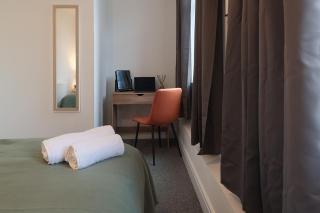 Modern 3-Bedroom Apartment with Garden Near Cardiff City Centre - 5