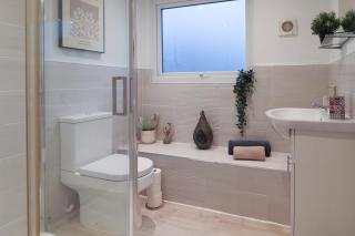 Modern 3-Bedroom Apartment with Garden Near Cardiff City Centre - 4