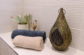 Modern 3-Bedroom Apartment with Garden Near Cardiff City Centre - 2