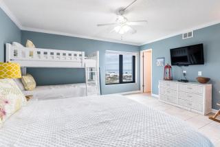 Island Sunrise 162 by Youngs Suncoast - 5