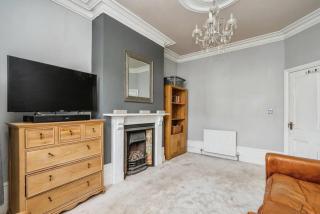 Selby House - Large 3 Bed Home in Portsmouth - 8