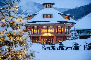 147 Studio Spruce Peak Lodge at Stowe Mt Resort Sleeps 4 - 7