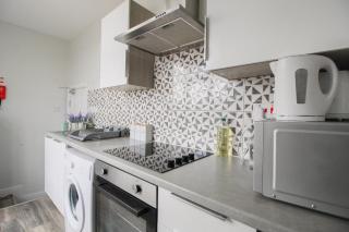 Birmingham Central Luxury Suites - 4