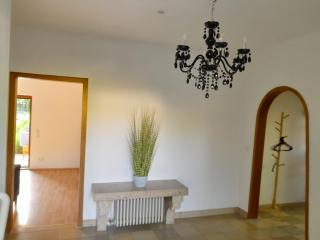 Alte Villa mit Terrasse - 0