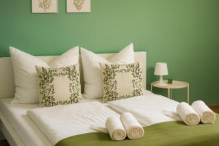 RAHA Apartments - Charmantes Studio-Apartment - HBF - Privat Parkplatz - 0