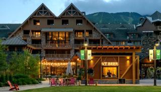 309 Studio Spruce Peak Lodge Base of Stowe Mt Resort Sleeps 4 - 5