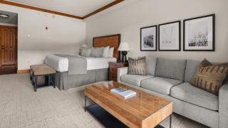 309 Studio Spruce Peak Lodge Base of Stowe Mt Resort Sleeps 4 - 4