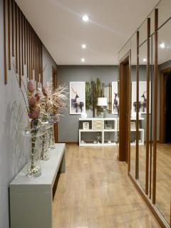 Luxury 2BR Spacious & Stylish with Patio near Metro - 7