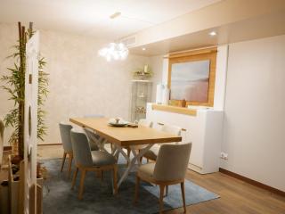 Luxury 2BR Spacious & Stylish with Patio near Metro - 5