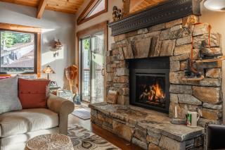 Boathouse in the Woods by Tahoe Getaways - Minutes to Lake Tahoe & Northstar - 9