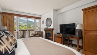 319 Lodge At Spruce Peak Ski In Ski In Ski Out King Studio By Stowe Mountain Rentals - 9