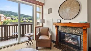 319 Lodge At Spruce Peak Ski In Ski In Ski Out King Studio By Stowe Mountain Rentals - 3