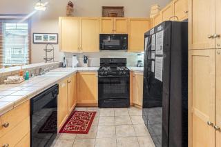 Mammoth Green - 207 - 3