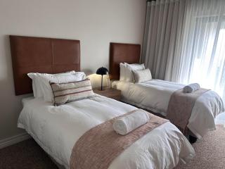 97 Divot Drive, Pinnacle Point Golf & Beach Estate - 1