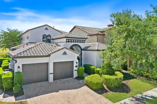 Polished 5 Bdrm Villa with Home Theater at Reunion - 6