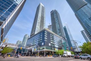 Newly updated 3BR, 2Bath in Downtown Toronto beside Union Station & Scotia Bank Arena! - 9