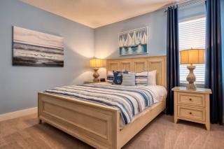 Cheerful 7 Bdrm Home with Cinema Room at Encore - 8