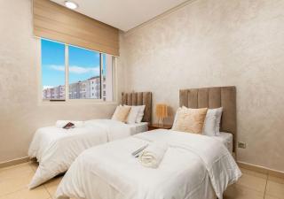 Calm and Luxury Design, Fast Fiber, Pool, 3 BD - 1