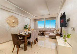 Calm and Luxury Design, Fast Fiber, Pool, 3 BD - 2