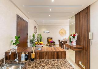 Calm and Luxury Design, Fast Fiber, Pool, 3 BD - 1