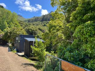 Off-Grid Tiny-House Escape - Manu Waiata - 7