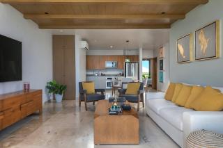 2BR Oceanfront Escape Apartment Priv Pool - 3