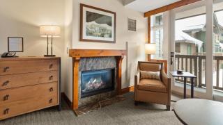 337 - Studio- Lodge At Spruce Peak -Stowe Mt Resort- Ski in Ski out - Sleeps 4 - 2