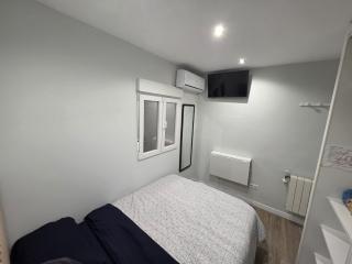 Habitación privada con baño compartido en Madrid - 1