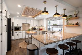 Luxury Oasis Valley Views Gameroom Villa - 5