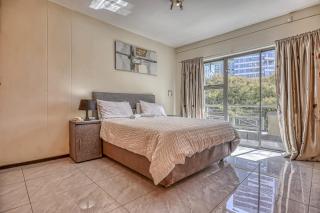 Sandton hideout luxury apartment - 0