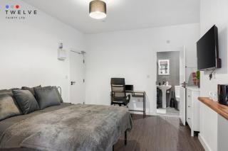Modern Studio with En-Suite & Kitchenette 2 - Brixton - 6