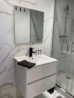 Vieil Antibes - La Clef des Remparts 2BDR & 2 BTH with balcony - 2